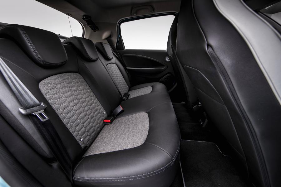 Интерьер Renault Zoe 2019 года  (WW) (фото 36 из 40)